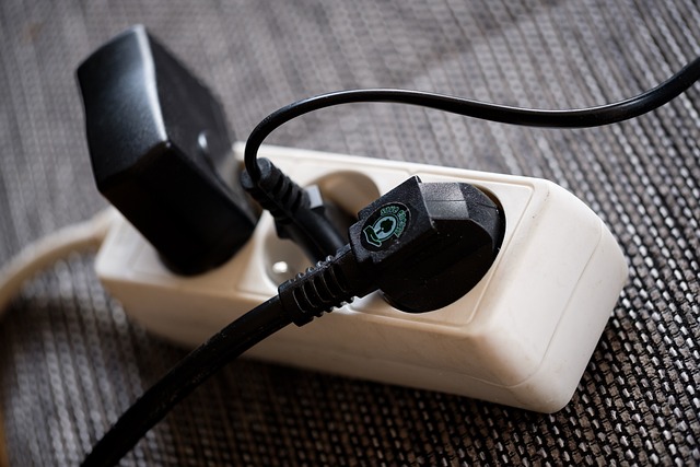 A power strip with plugs